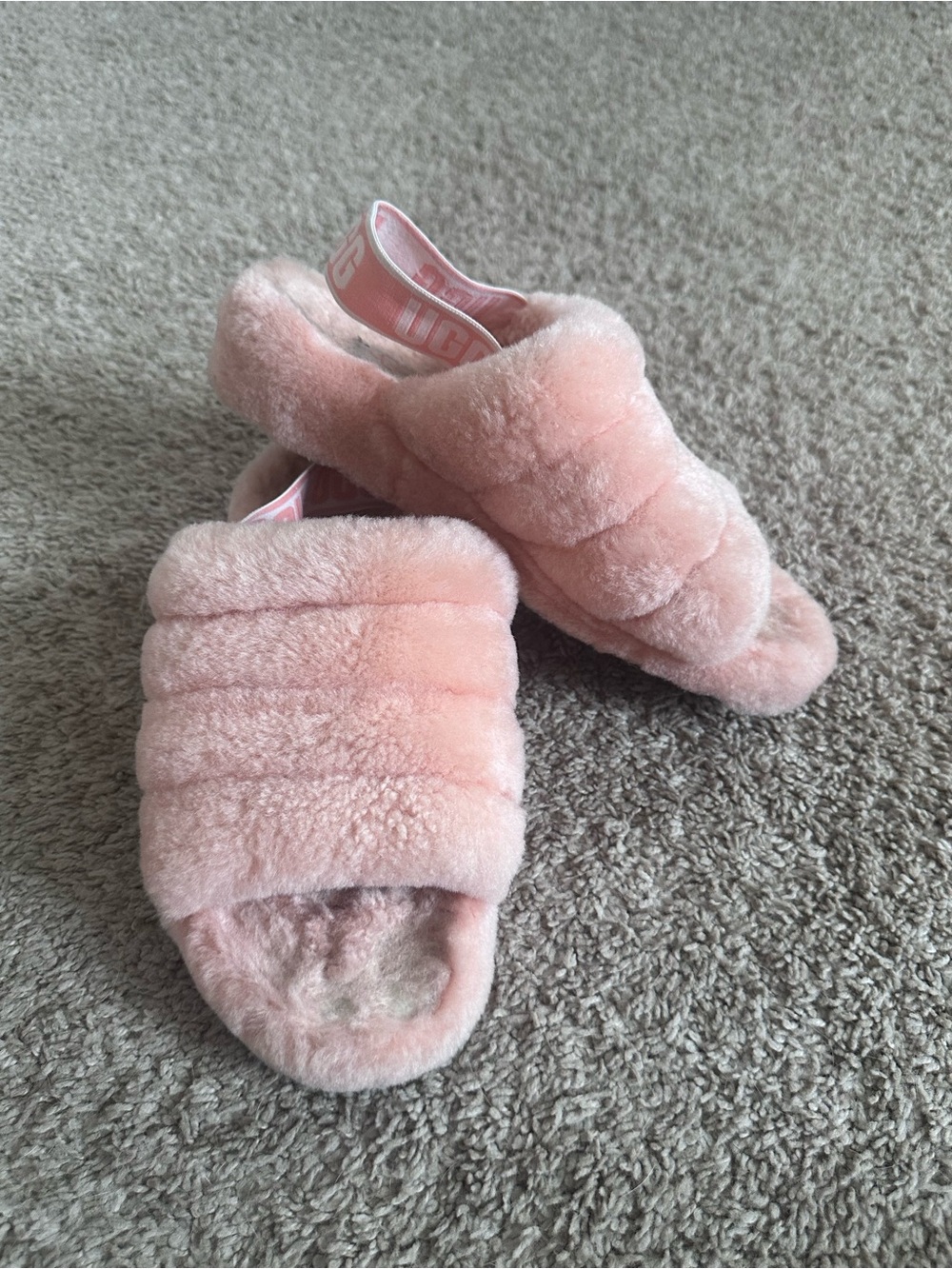 UGG Fluff Yeah Shearling Sandal Slippers / Size 8 / Pink